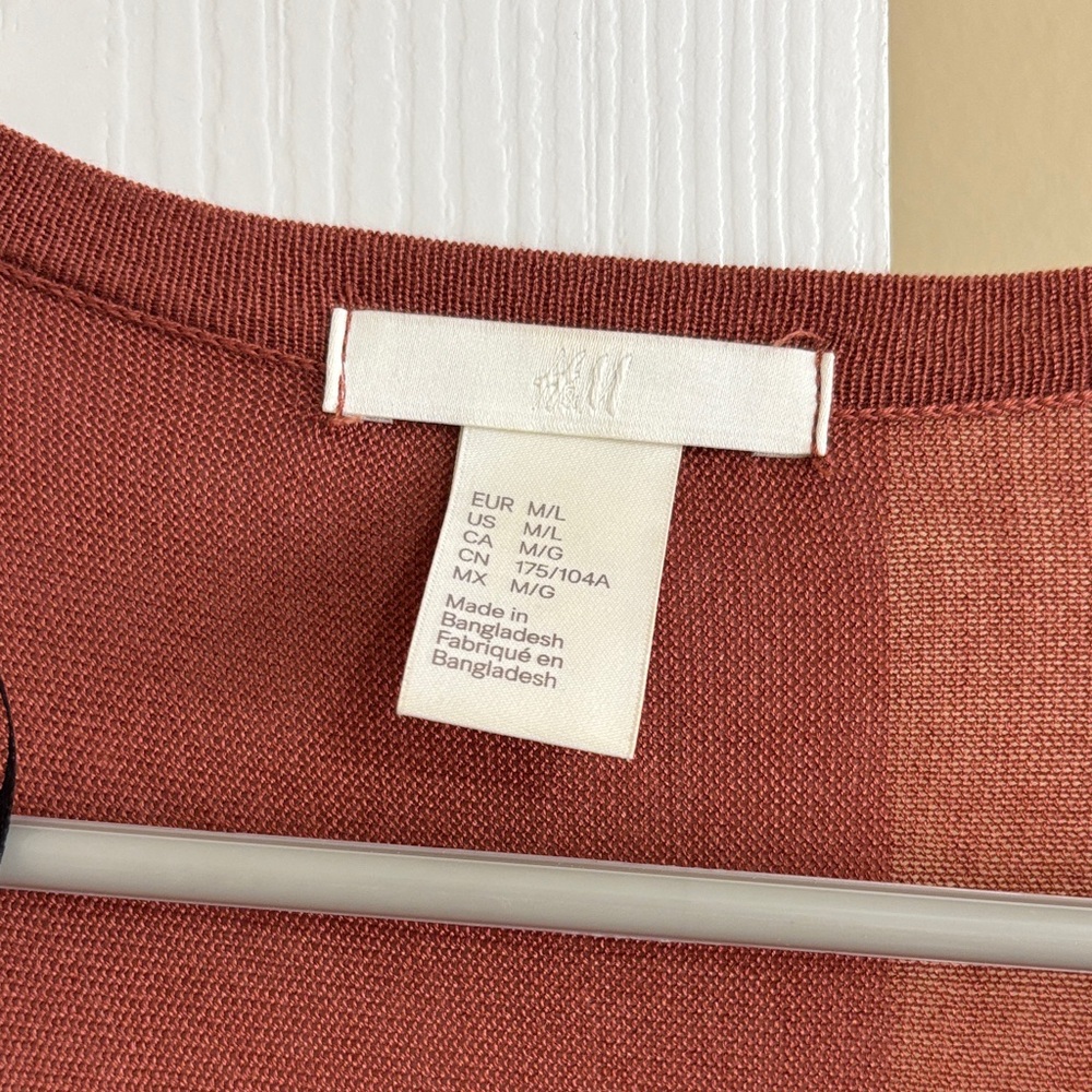 H&M Women's Rust Cardigan - Picture 3 of 3